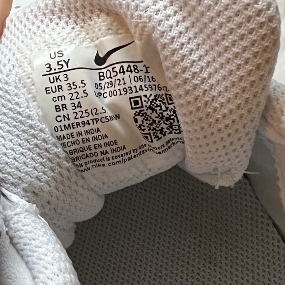 NEW kids Nike court Borough low 2 size 3.5 - Picture 6 of 8